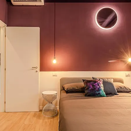 Apartment Moonlight Stylish Central, Hospital & Station Livorno