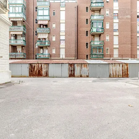 Moonlight Stylish Central, Hospital & Station Apartment *