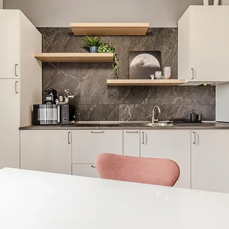 Moonlight Stylish Central, Hospital & Station Apartment Livorno