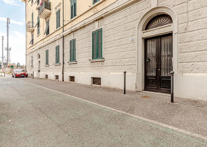 Moonlight Stylish Central, Hospital & Station * Livorno